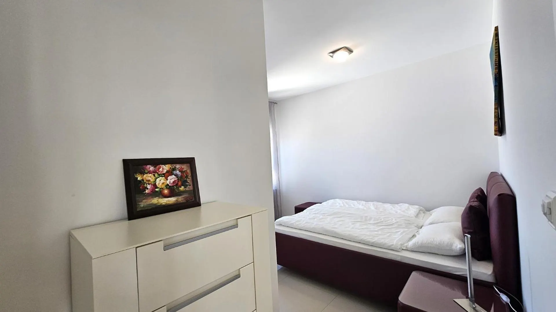 Apartman Crystal Sea View 4-6 Pax Нивице